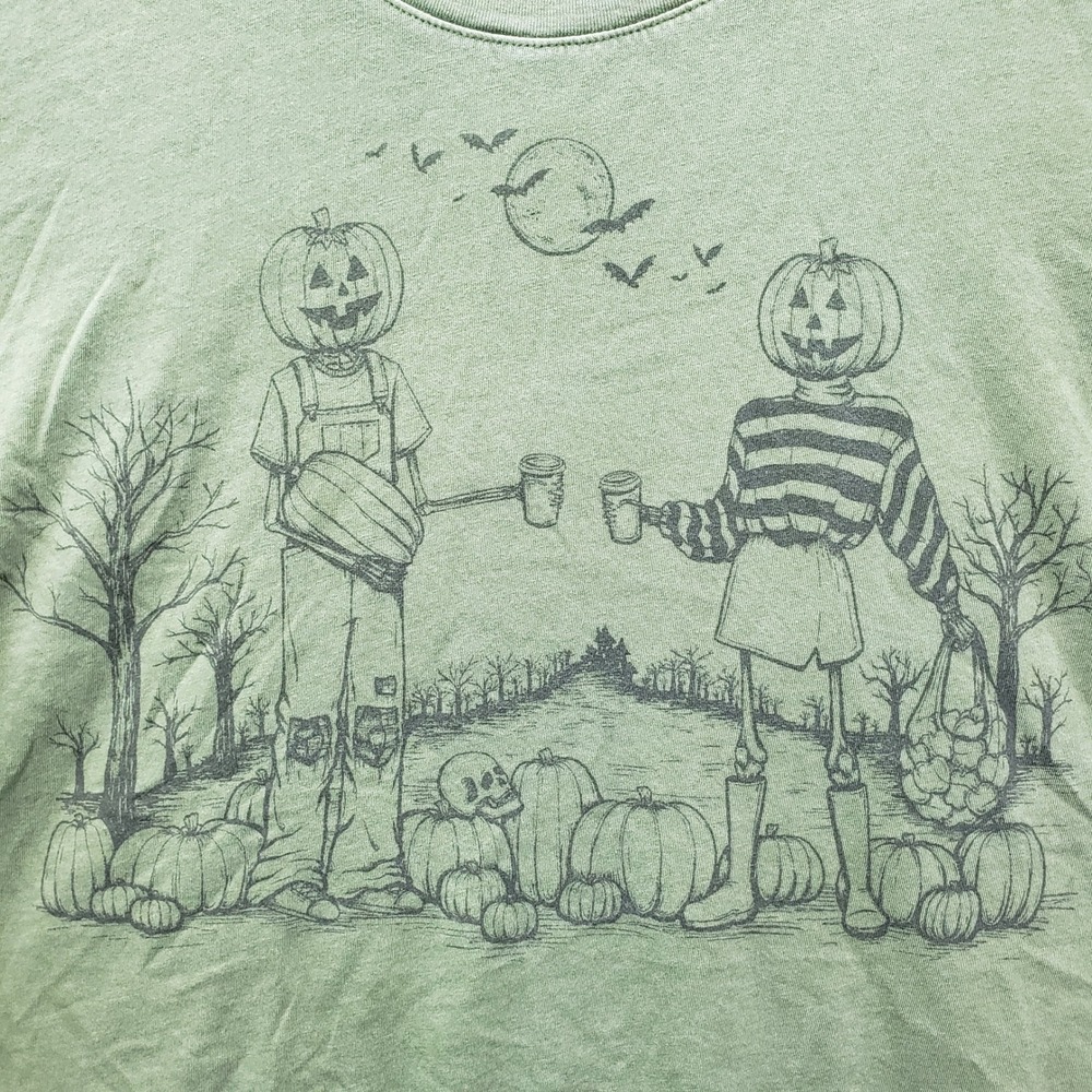 American Eagle Halloween Graphic Tee Green Vintage Style Pumpkin Skeleton Fall M